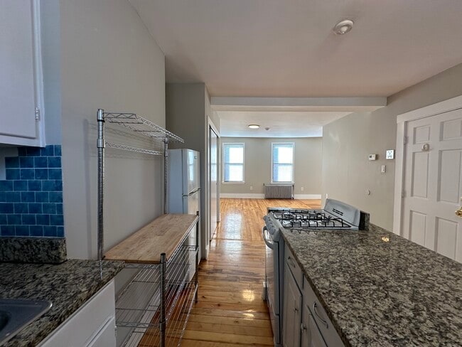 Photo - 39 Beacon St Unit 3