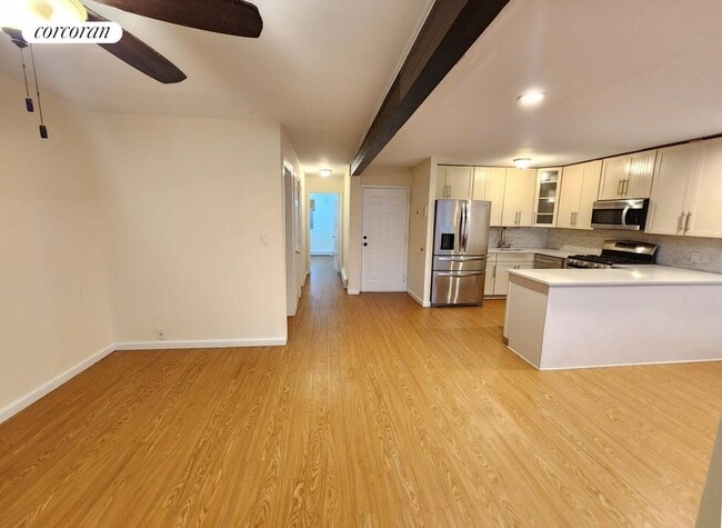 Photo - 336 Howe Ave