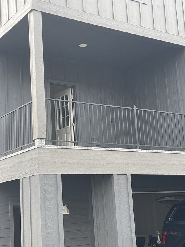 Photo - Stunning 3-Bed, 2.5-Bath 3-Level Townhomes in Deer Park Unit 4