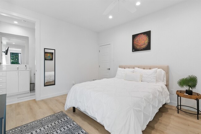 Photo - 4305 Roseland Ave