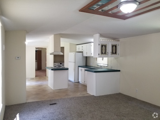 Building Photo - 207 S Carroll St Rental