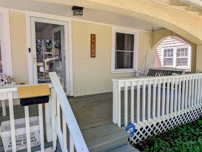 Photo - 1021 E 76th St