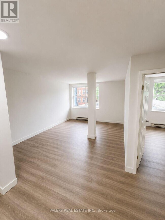 Photo - 1123 Queenston Rd Unit 209