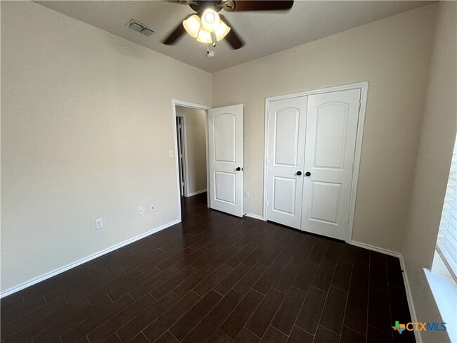 Photo - 685 Creekside Cir