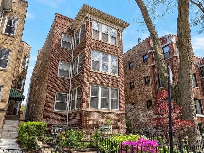 Building Photo - 1432 W Jonquil Terrace Unit 2