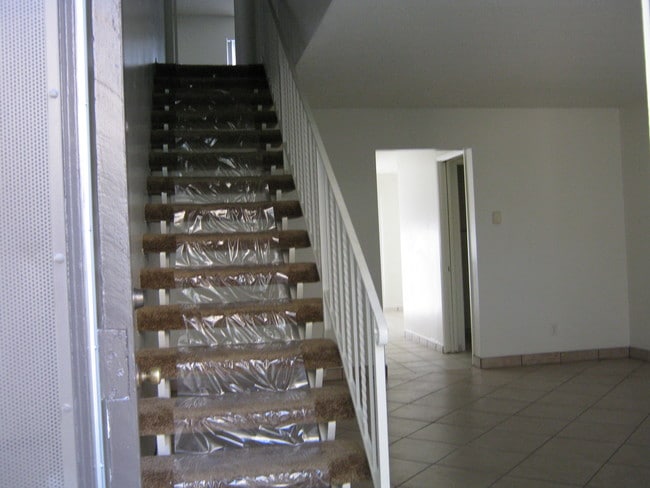 Knott Victoria Apartments, L.L.C.