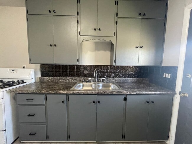 Building Photo - 2 Bed Moore