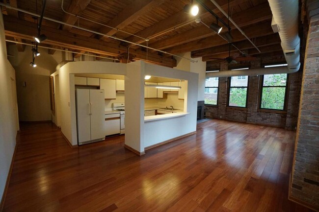 Living Area - Giant Corner Loft - 400 S Green St Condo Unit 316