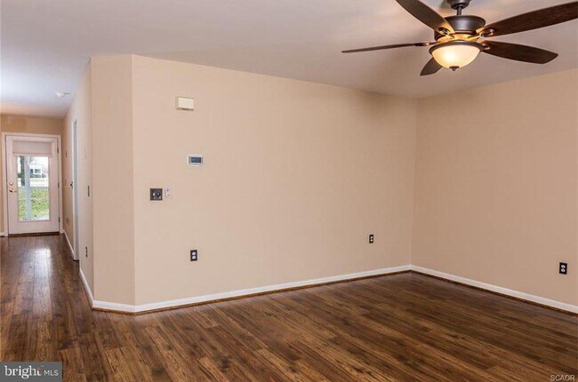 Photo - 117 Lakeside Dr