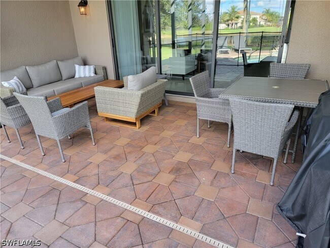 3279 Tahoe Ct