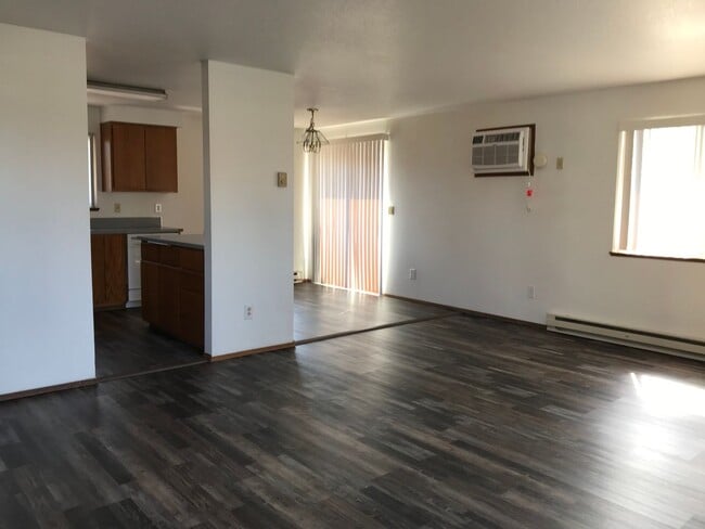 Photo - 2 Bedroom / 1 Bath Duplex in Madras – Wate...