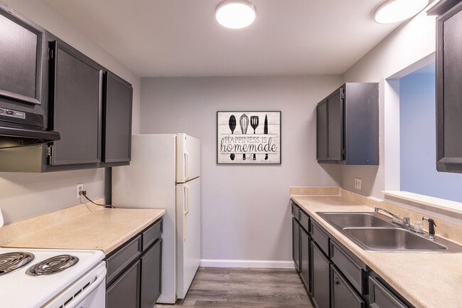 Photo - Vanderbilt Place Apartments