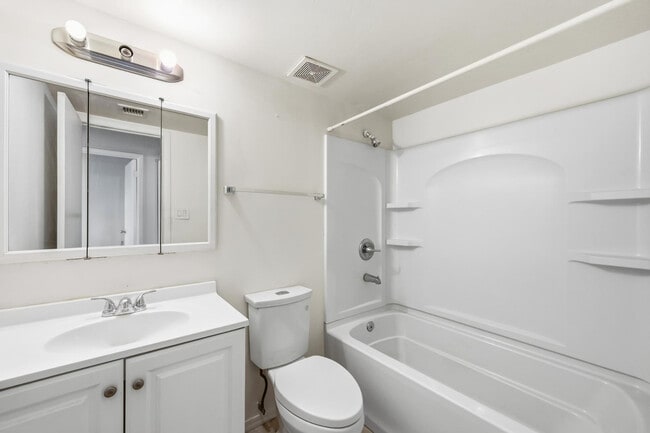 Photo - 6705 W Devonshire Ave