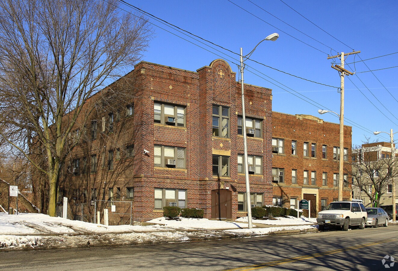 Magnolia on Detroit Apartments - Magnolia on Detroit Apartments