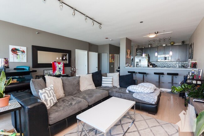 Photo - 757 N Orleans St