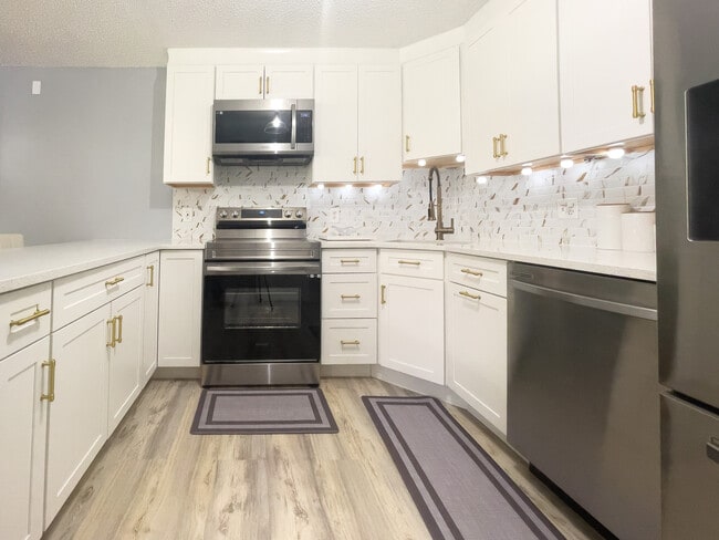 Photo - 340 Knotty Pine Cir Unidad B2