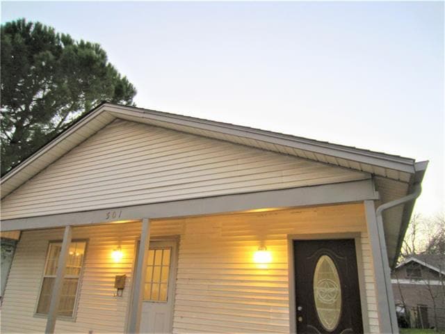 Building Photo - 501 Mounts Ave