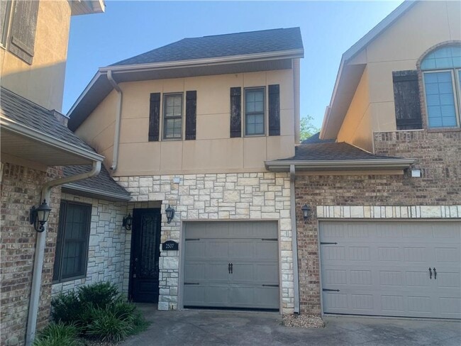 Building Photo - 2507 S Everest Ave Rental