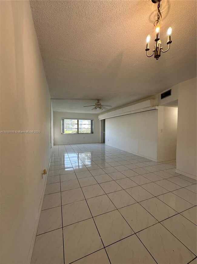 Building Photo - 2825 NE 201st Terrace Unit M113 Rental