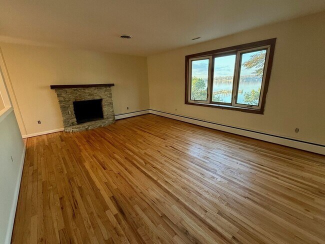 Photo - Severna Park - Waterfront - Round Bay Community.