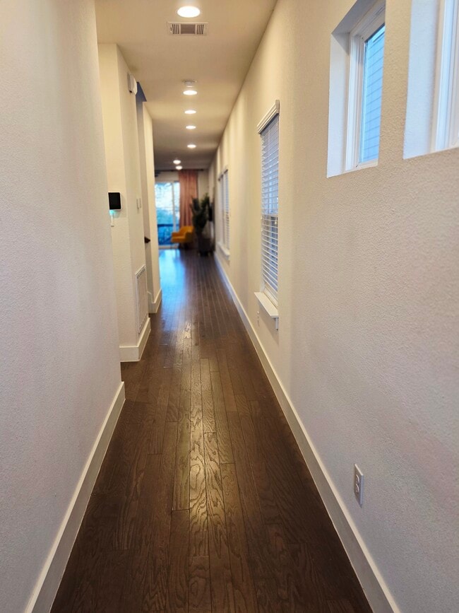 Building Photo - 441 Natalen Ave