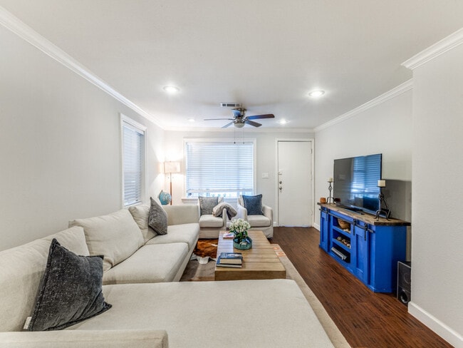 Photo - 5110 Cochran St