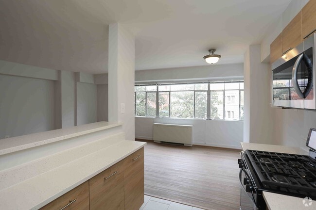 1BR, 1BA - 798 SF - Gelmarc Towers