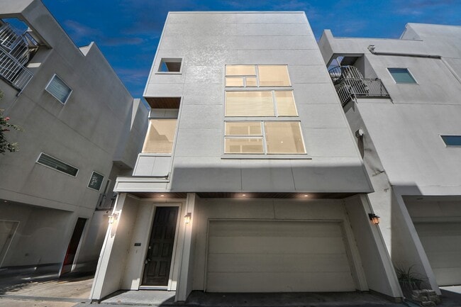 Building Photo - 1822 Southmore Blvd Unit B Rental