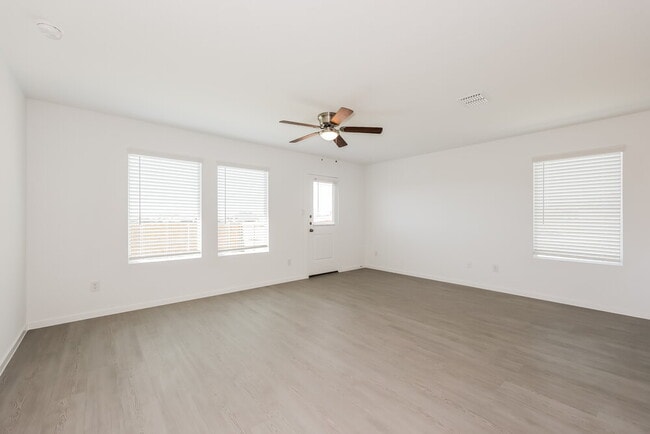 Photo - 1291 Wedge Leaf Ln