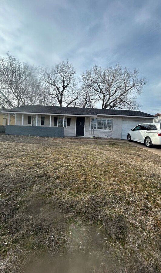 Photo - 2804 NW Ozmun Ave