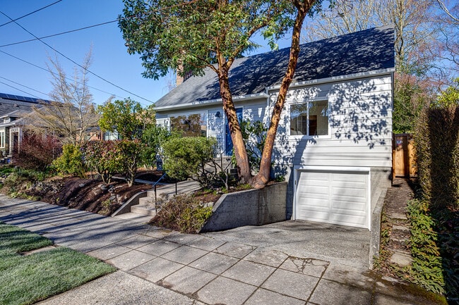 Photo - 808 W Armour St