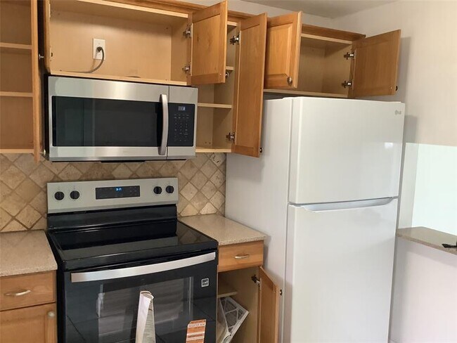 Photo - 8220 Sunrise Lakes Blvd Unidad 110