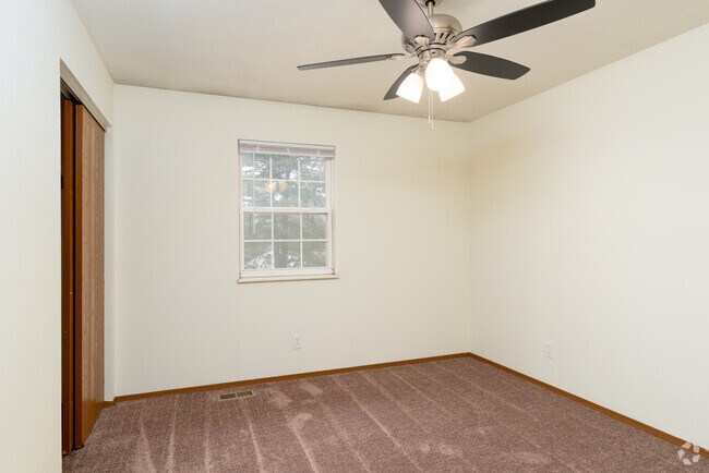 2BR, 1.5BA - 1,100SF
