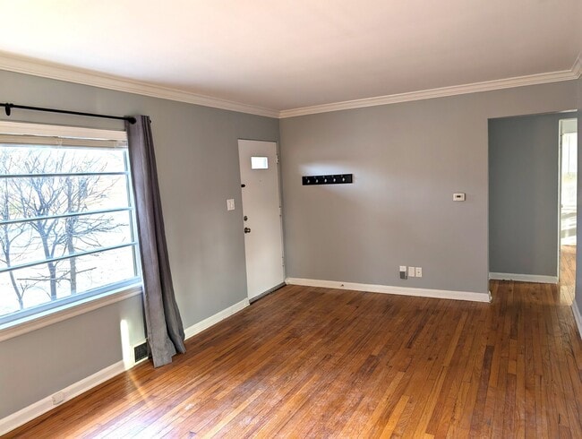 Photo - 1106 N Main St