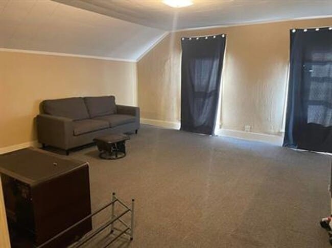 Building Photo - 340 4th Ave Unit 340 1/2