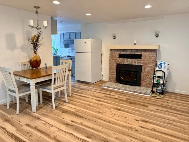 Photo - 719 SE Reef Ave