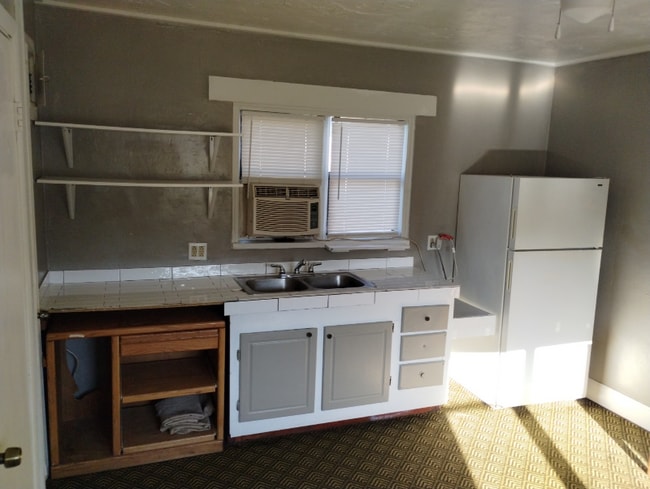 Building Photo - 169 SE Camelot Loop Rental