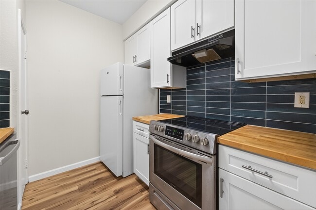 Building Photo - 7950 N Stadium Dr Unit 135