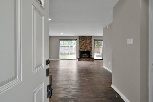 12311 Glenview Dr