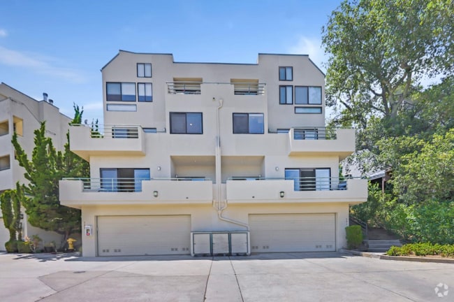 Building Photo - 430 Portofino Dr Rental