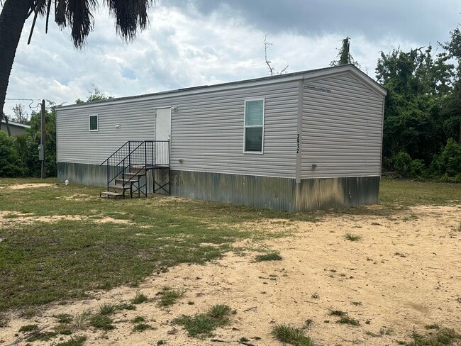 Building Photo - 2912 E 14th Ct Rental