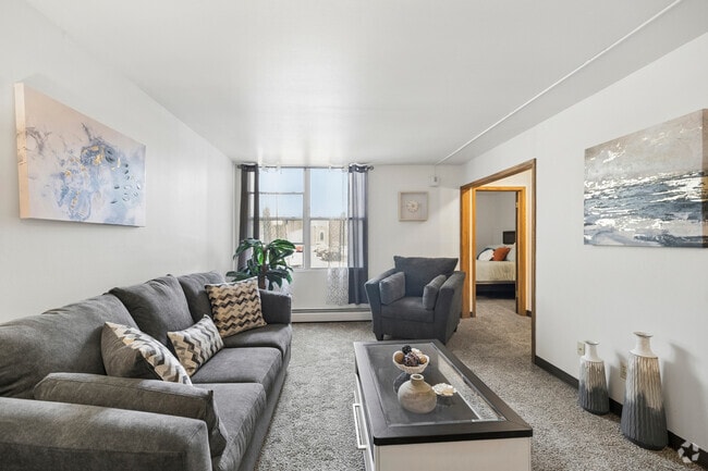 1BR, 1BA - 567SF - Living room