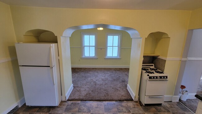 Photo - 713 McClellan St Unit #C