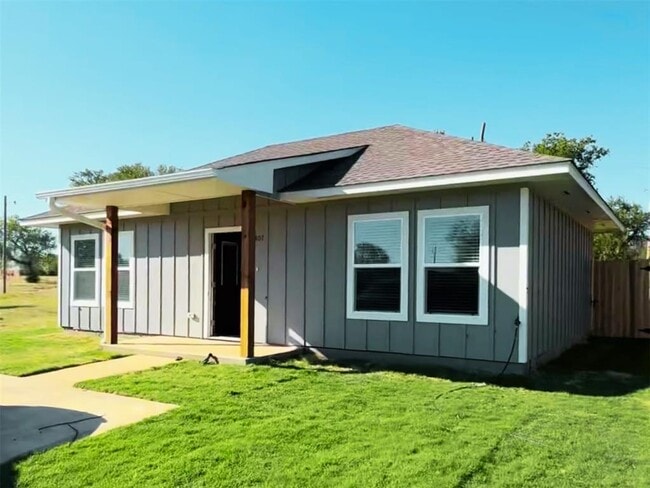 Photo - 1307 SW Georgia Ave