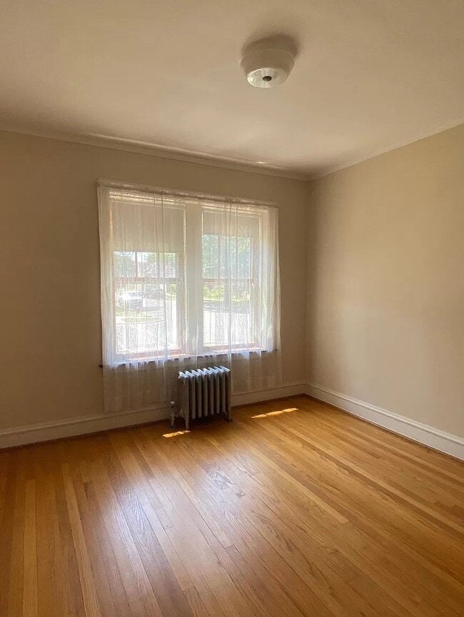 Photo - 2941 N Lockwood Ave Unit 1