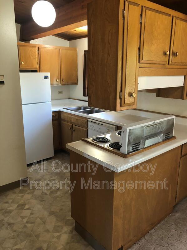 Building Photo - 1000 E Garfield St Unit Apt. 7