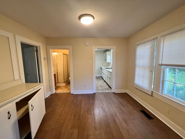 223 W 5th Ave