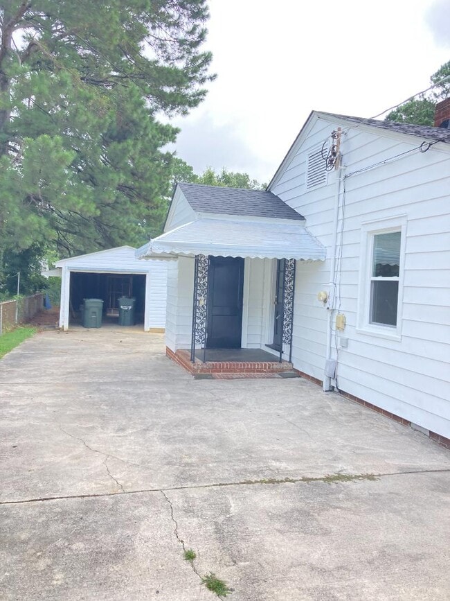 Photo - 510 Macon St S