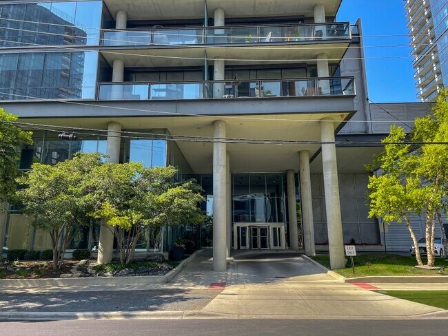 Photo - 860 W Blackhawk St Condo Unit 1605