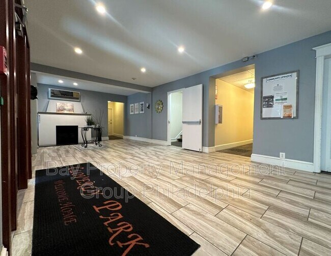 Photo - 437 W School House Ln Unidad Apt D-01